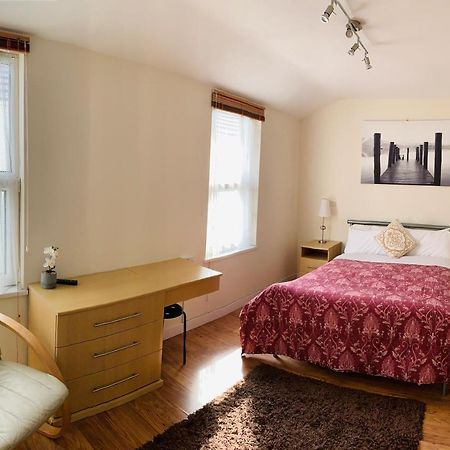 Cunard Apartments Douglas Bagian luar foto