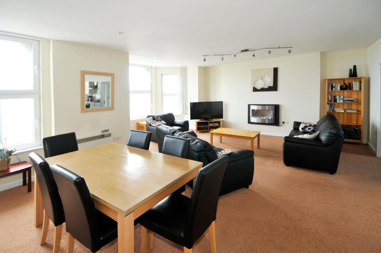 Cunard Apartments Douglas Bagian luar foto